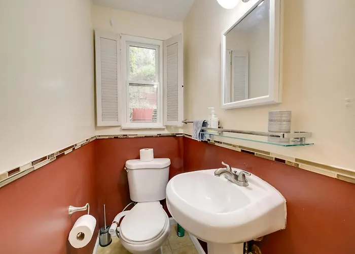 Cute W/ Patio ~ 7 Mi To Dtwn * Pittsburgh