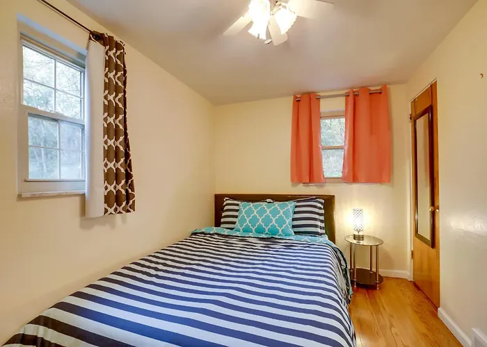 Cute W/ Patio ~ 7 Mi To Dtwn * Pittsburgh