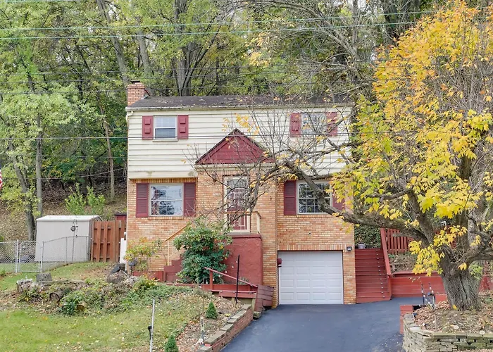 Cute W/ Patio ~ 7 Mi To Dtwn Pittsburgh