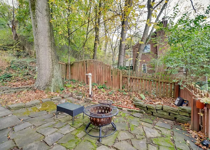 Cute W/ Patio ~ 7 Mi To Dtwn Pittsburgh
